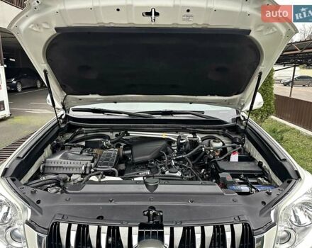 Белый Тойота Ленд Крузер Прадо, объемом двигателя 2.7 л и пробегом 180 тыс. км за 20500 $, фото 76 на Automoto.ua