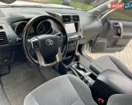 Тойота Ленд Крузер Прадо 2011 в Одессе на Automoto.ua Белый Тойота Ленд Крузер Прадо, объемом двигателя 2.7 л и пробегом 183 тыс. км за 18900 $, фото 13 на Automoto.ua