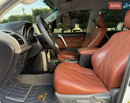 Білий Тойота Ленд Крузер Прадо, об'ємом двигуна 3 л та пробігом 220 тис. км за 25450 $, фото 15 на Automoto.ua