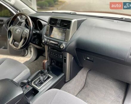 Тойота Ленд Крузер Прадо 2011 в Одессе на Automoto.ua Белый Тойота Ленд Крузер Прадо, объемом двигателя 2.7 л и пробегом 183 тыс. км за 18900 $, фото 14 на Automoto.ua