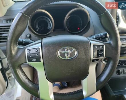 Белый Тойота Ленд Крузер Прадо, объемом двигателя 3 л и пробегом 209 тыс. км за 27000 $, фото 23 на Automoto.ua