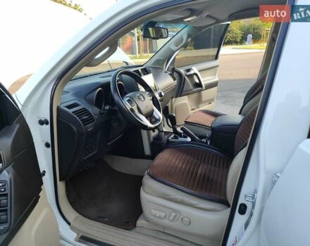 Белый Тойота Ленд Крузер Прадо, объемом двигателя 3 л и пробегом 209 тыс. км за 27000 $, фото 16 на Automoto.ua