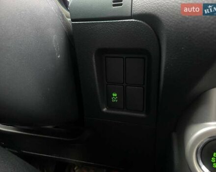 Белый Тойота Ленд Крузер Прадо, объемом двигателя 3.96 л и пробегом 285 тыс. км за 25999 $, фото 34 на Automoto.ua