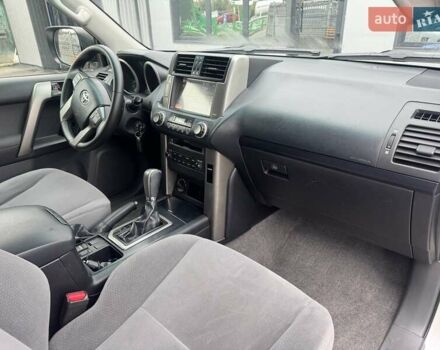 Тойота Ленд Крузер Прадо 2012 в Тернополе на Automoto.ua Белый Тойота Ленд Крузер Прадо, объемом двигателя 2.7 л и пробегом 244 тыс. км за 18900 $, фото 15 на Automoto.ua