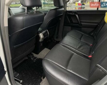 Белый Тойота Ленд Крузер Прадо, объемом двигателя 3.96 л и пробегом 285 тыс. км за 25999 $, фото 27 на Automoto.ua