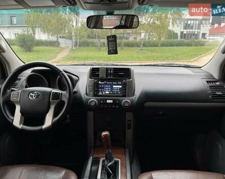 Белый Тойота Ленд Крузер Прадо, объемом двигателя 2.7 л и пробегом 260 тыс. км за 19950 $, фото 3 на Automoto.ua