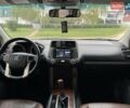 Белый Тойота Ленд Крузер Прадо, объемом двигателя 2.7 л и пробегом 260 тыс. км за 19950 $, фото 3 на Automoto.ua