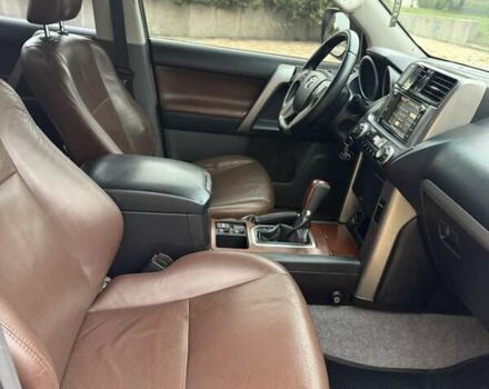 Белый Тойота Ленд Крузер Прадо, объемом двигателя 2.7 л и пробегом 260 тыс. км за 19950 $, фото 5 на Automoto.ua