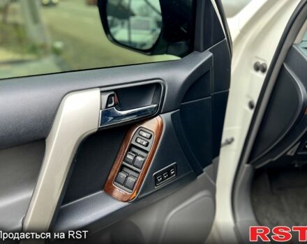 Белый Тойота Ленд Крузер Прадо, объемом двигателя 4 л и пробегом 188 тыс. км за 22000 $, фото 8 на Automoto.ua