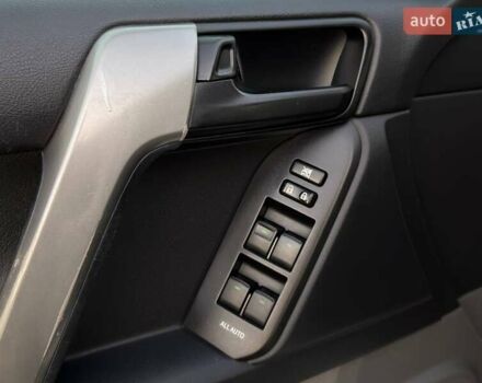 Тойота Ленд Крузер Прадо 2012 в Харькове на Automoto.ua Белый Тойота Ленд Крузер Прадо, объемом двигателя 2.98 л и пробегом 208 тыс. км за 27400 $, фото 37 на Automoto.ua