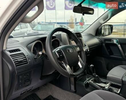Білий Тойота Ленд Крузер Прадо, об'ємом двигуна 2.69 л та пробігом 251 тис. км за 18800 $, фото 8 на Automoto.ua