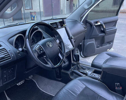 Белый Тойота Ленд Крузер Прадо, объемом двигателя 4 л и пробегом 157 тыс. км за 30998 $, фото 13 на Automoto.ua