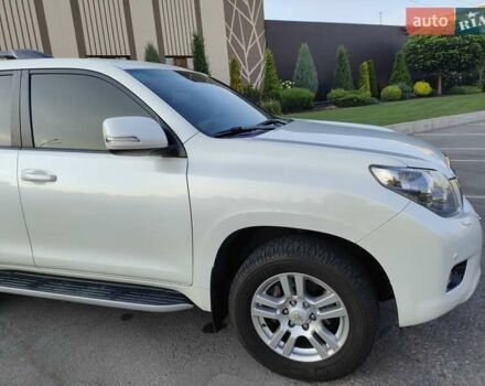 Белый Тойота Ленд Крузер Прадо, объемом двигателя 3 л и пробегом 209 тыс. км за 27000 $, фото 10 на Automoto.ua
