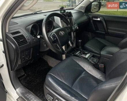 Белый Тойота Ленд Крузер Прадо, объемом двигателя 3.96 л и пробегом 285 тыс. км за 25999 $, фото 18 на Automoto.ua