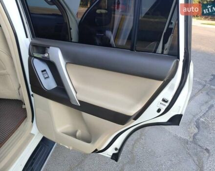 Белый Тойота Ленд Крузер Прадо, объемом двигателя 3 л и пробегом 209 тыс. км за 27000 $, фото 21 на Automoto.ua