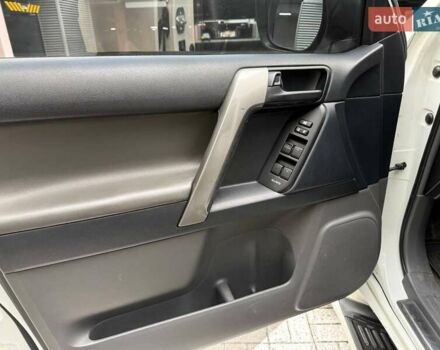 Білий Тойота Ленд Крузер Прадо, об'ємом двигуна 2.98 л та пробігом 134 тис. км за 23990 $, фото 13 на Automoto.ua