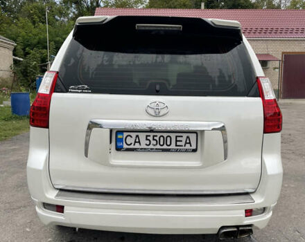 Белый Тойота Ленд Крузер Прадо, объемом двигателя 4 л и пробегом 157 тыс. км за 30998 $, фото 3 на Automoto.ua