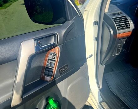 Білий Тойота Ленд Крузер Прадо, об'ємом двигуна 4 л та пробігом 280 тис. км за 22500 $, фото 4 на Automoto.ua