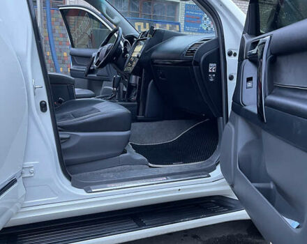 Белый Тойота Ленд Крузер Прадо, объемом двигателя 4 л и пробегом 157 тыс. км за 30998 $, фото 19 на Automoto.ua