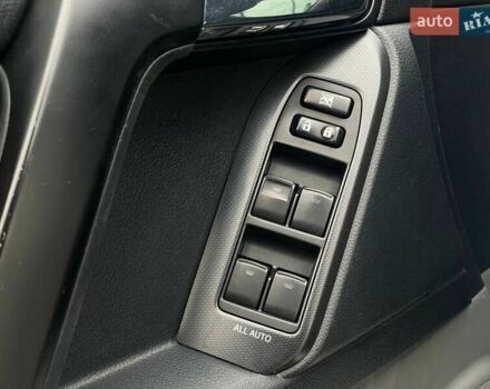 Белый Тойота Ленд Крузер Прадо, объемом двигателя 3.96 л и пробегом 285 тыс. км за 25999 $, фото 15 на Automoto.ua