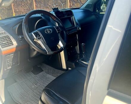 Білий Тойота Ленд Крузер Прадо, об'ємом двигуна 4 л та пробігом 280 тис. км за 22500 $, фото 3 на Automoto.ua