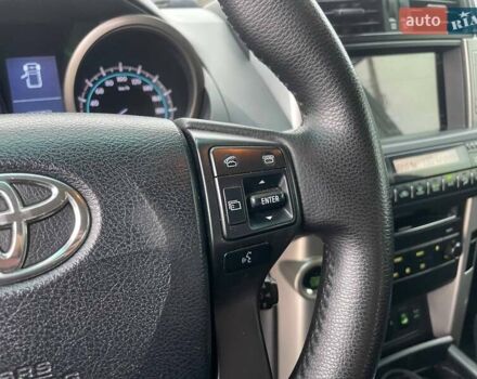 Белый Тойота Ленд Крузер Прадо, объемом двигателя 3.96 л и пробегом 285 тыс. км за 25999 $, фото 25 на Automoto.ua