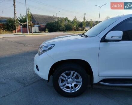 Белый Тойота Ленд Крузер Прадо, объемом двигателя 3 л и пробегом 209 тыс. км за 27000 $, фото 1 на Automoto.ua