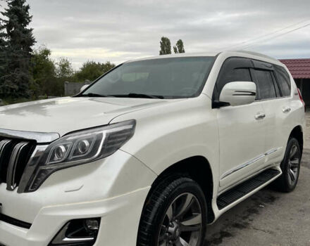 Белый Тойота Ленд Крузер Прадо, объемом двигателя 4 л и пробегом 157 тыс. км за 30998 $, фото 1 на Automoto.ua