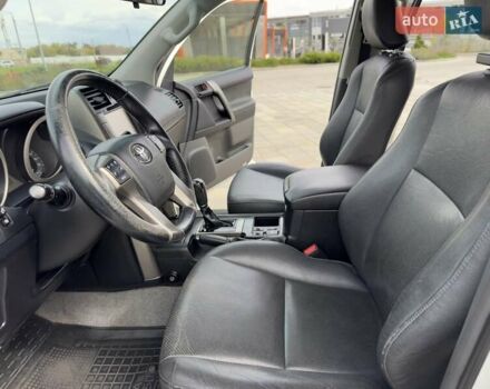 Білий Тойота Ленд Крузер Прадо, об'ємом двигуна 2.98 л та пробігом 208 тис. км за 25999 $, фото 6 на Automoto.ua