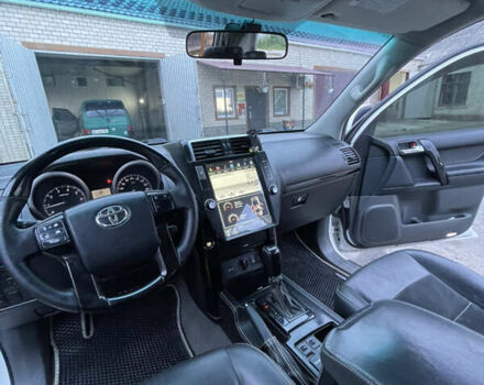 Белый Тойота Ленд Крузер Прадо, объемом двигателя 4 л и пробегом 157 тыс. км за 30998 $, фото 18 на Automoto.ua