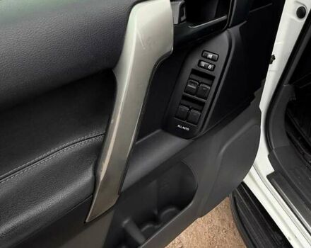 Тойота Ленд Крузер Прадо 2012 в Харькове на Automoto.ua Белый Тойота Ленд Крузер Прадо, объемом двигателя 2.98 л и пробегом 208 тыс. км за 27400 $, фото 35 на Automoto.ua