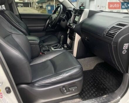 Белый Тойота Ленд Крузер Прадо, объемом двигателя 3.96 л и пробегом 285 тыс. км за 25999 $, фото 22 на Automoto.ua