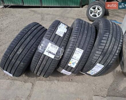 Белый Тойота Ленд Крузер Прадо, объемом двигателя 3 л и пробегом 209 тыс. км за 27000 $, фото 3 на Automoto.ua