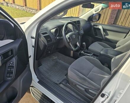 Білий Тойота Ленд Крузер Прадо, об'ємом двигуна 2.69 л та пробігом 108 тис. км за 25000 $, фото 1 на Automoto.ua