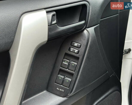 Білий Тойота Ленд Крузер Прадо, об'ємом двигуна 3 л та пробігом 291 тис. км за 27400 $, фото 22 на Automoto.ua