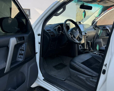 Белый Тойота Ленд Крузер Прадо, объемом двигателя 3 л и пробегом 267 тыс. км за 24000 $, фото 11 на Automoto.ua