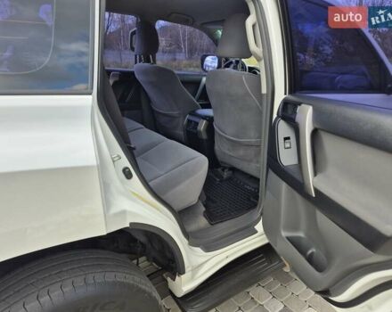 Білий Тойота Ленд Крузер Прадо, об'ємом двигуна 3 л та пробігом 266 тис. км за 23900 $, фото 15 на Automoto.ua