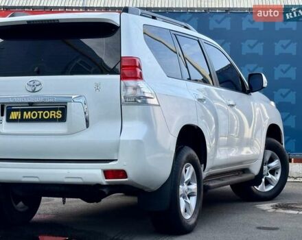 Белый Тойота Ленд Крузер Прадо, объемом двигателя 3 л и пробегом 267 тыс. км за 23500 $, фото 4 на Automoto.ua