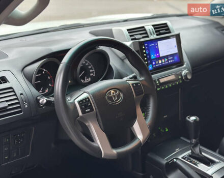 Білий Тойота Ленд Крузер Прадо, об'ємом двигуна 3 л та пробігом 291 тис. км за 27400 $, фото 21 на Automoto.ua