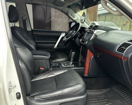 Белый Тойота Ленд Крузер Прадо, объемом двигателя 3 л и пробегом 148 тыс. км за 27500 $, фото 23 на Automoto.ua