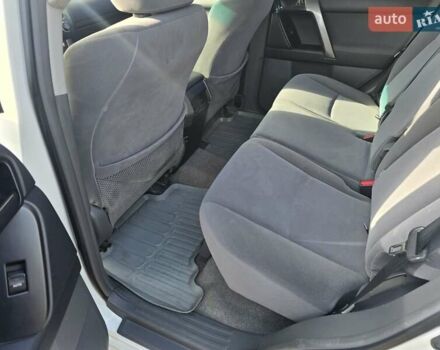 Білий Тойота Ленд Крузер Прадо, об'ємом двигуна 2.69 л та пробігом 108 тис. км за 25000 $, фото 13 на Automoto.ua