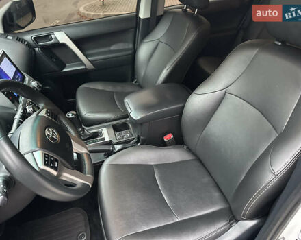 Білий Тойота Ленд Крузер Прадо, об'ємом двигуна 3 л та пробігом 291 тис. км за 27400 $, фото 25 на Automoto.ua