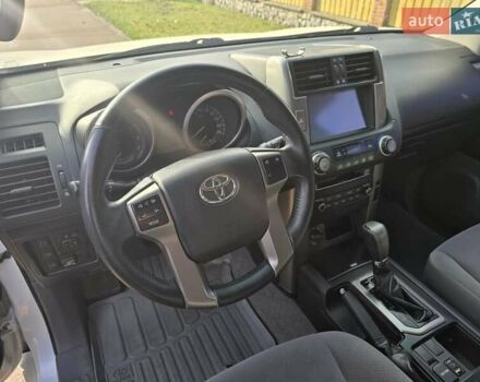 Білий Тойота Ленд Крузер Прадо, об'ємом двигуна 2.69 л та пробігом 108 тис. км за 25000 $, фото 6 на Automoto.ua
