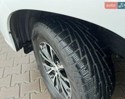 Белый Тойота Ленд Крузер Прадо, объемом двигателя 3 л и пробегом 292 тыс. км за 26700 $, фото 11 на Automoto.ua