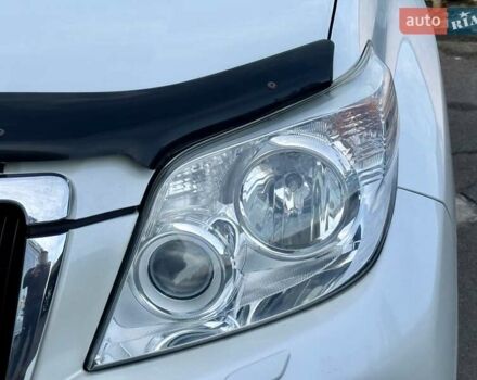 Белый Тойота Ленд Крузер Прадо, объемом двигателя 3 л и пробегом 267 тыс. км за 23500 $, фото 26 на Automoto.ua