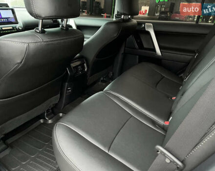 Белый Тойота Ленд Крузер Прадо, объемом двигателя 3 л и пробегом 292 тыс. км за 26700 $, фото 28 на Automoto.ua