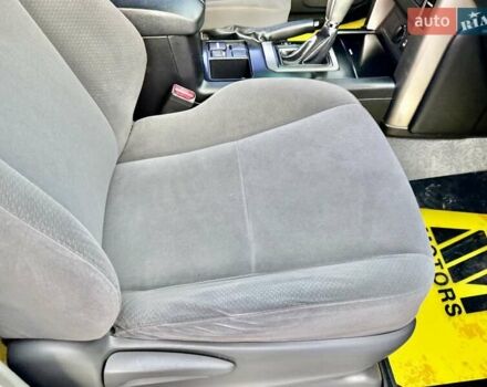 Белый Тойота Ленд Крузер Прадо, объемом двигателя 3 л и пробегом 267 тыс. км за 23500 $, фото 61 на Automoto.ua