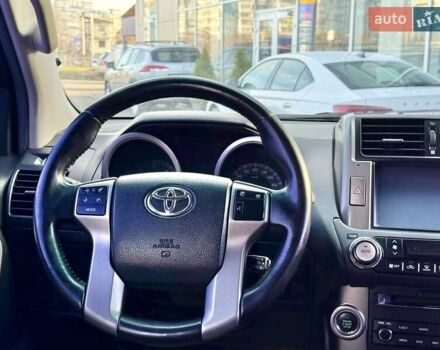 Белый Тойота Ленд Крузер Прадо, объемом двигателя 3 л и пробегом 267 тыс. км за 23500 $, фото 33 на Automoto.ua