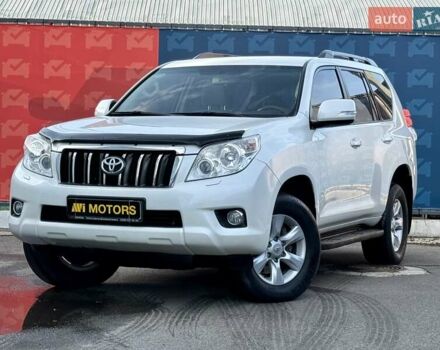 Белый Тойота Ленд Крузер Прадо, объемом двигателя 3 л и пробегом 267 тыс. км за 23500 $, фото 2 на Automoto.ua