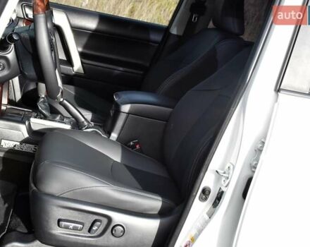 Белый Тойота Ленд Крузер Прадо, объемом двигателя 3 л и пробегом 231 тыс. км за 31700 $, фото 54 на Automoto.ua